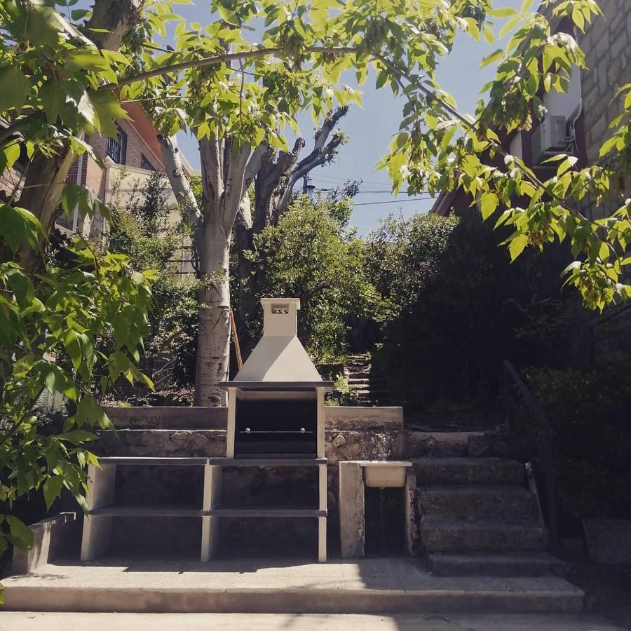 Piedra Libre Apartamentos Manzanares El Real Bagian luar foto