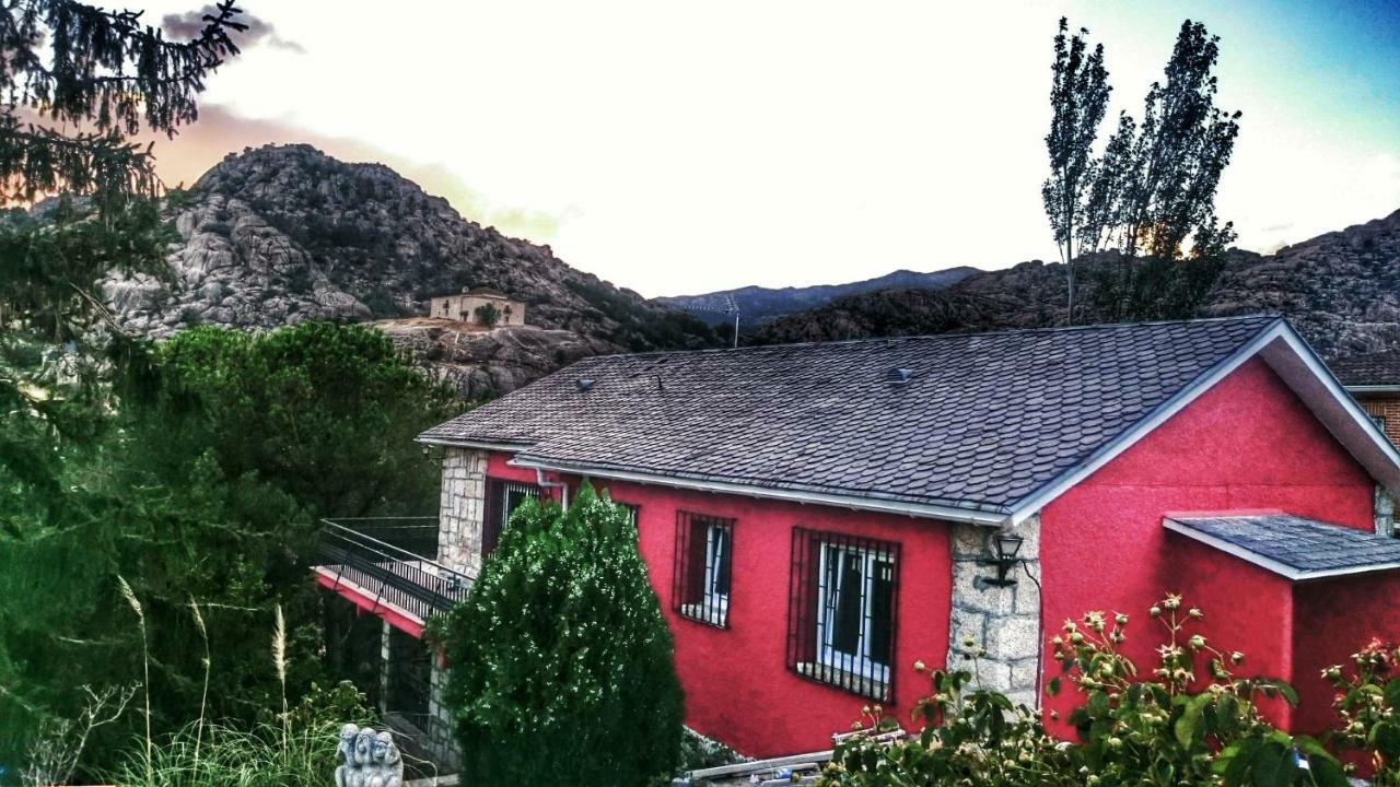 Piedra Libre Apartamentos Manzanares El Real Bagian luar foto